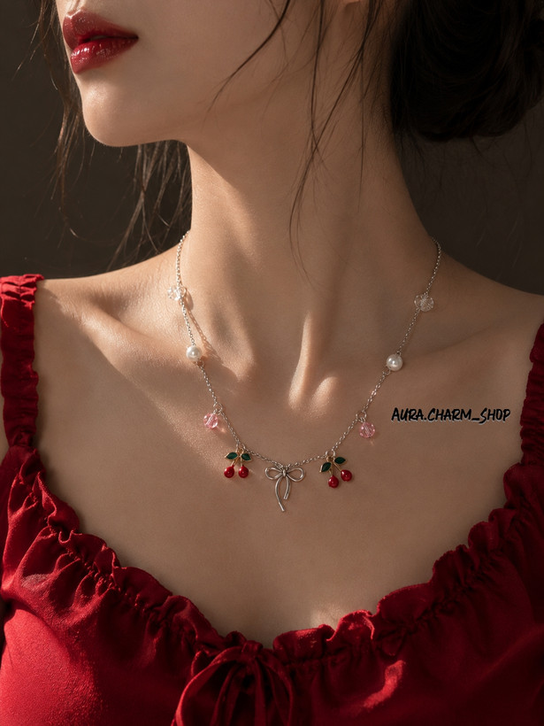گردنبند مینیمال Cherry bliss سبک و شریک